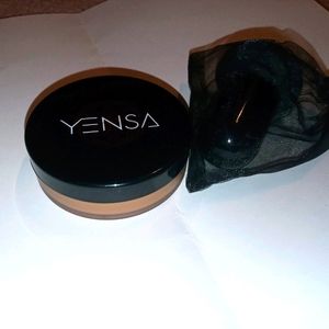 Silk bronzing base with beauty sponge